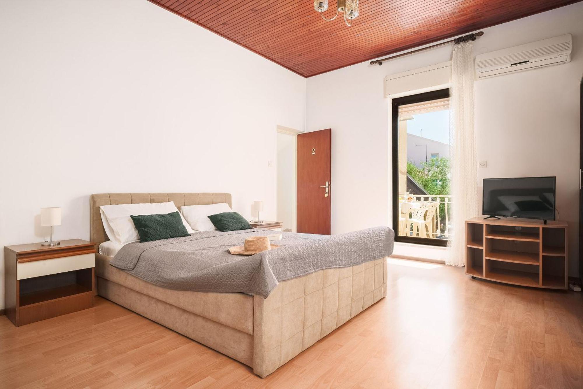 Apartment And Rooms Mrkovic Vodice Exterior photo