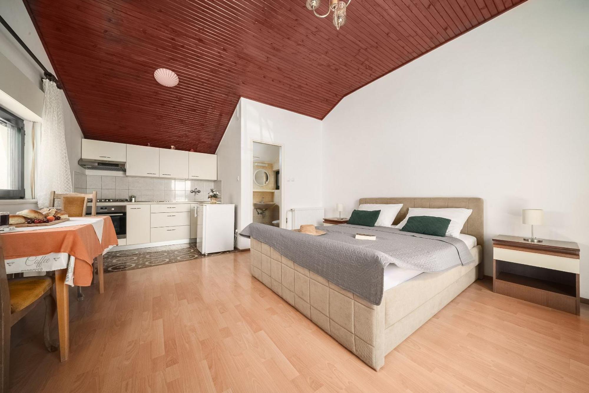 Apartment And Rooms Mrkovic Vodice Exterior photo