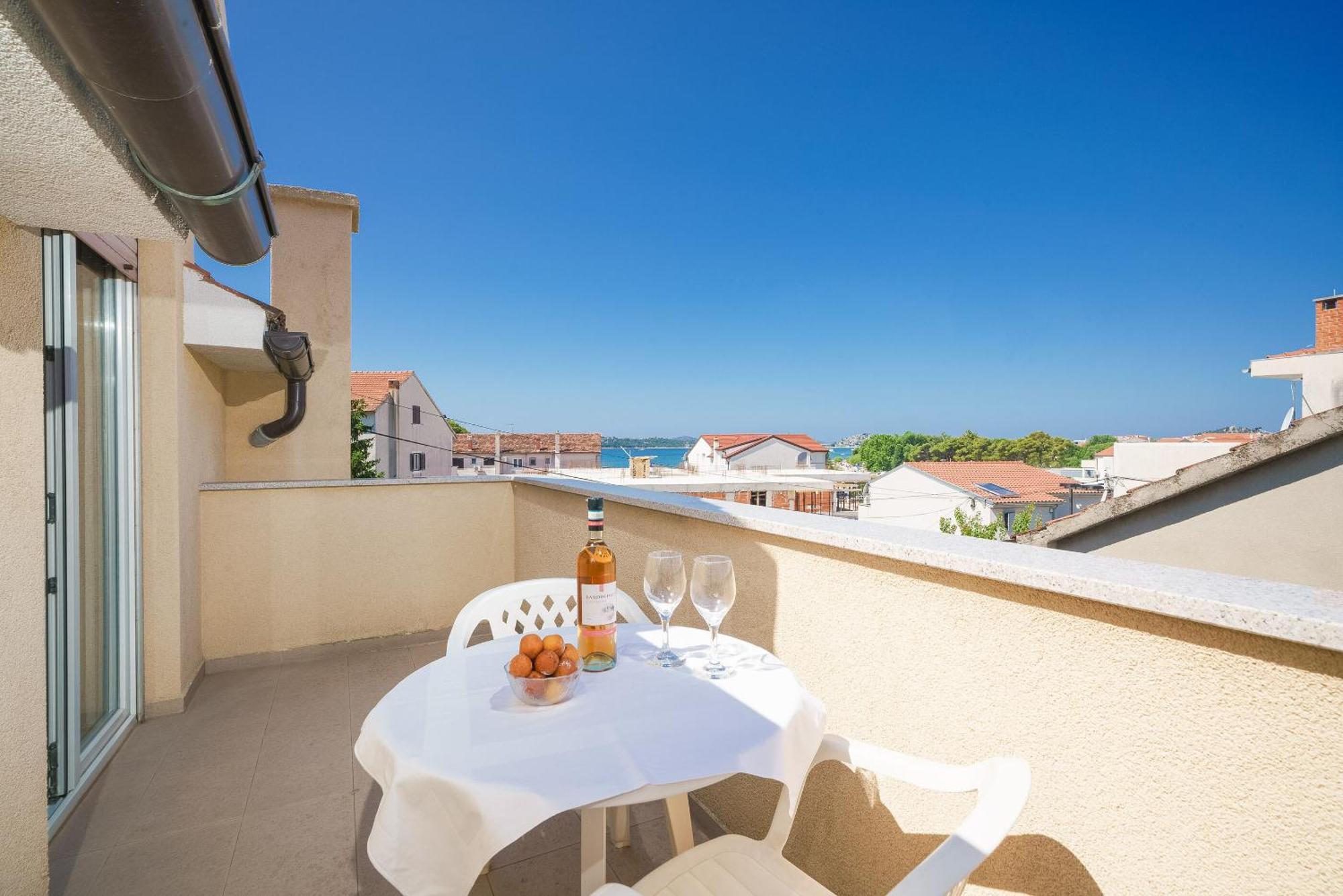 Apartment And Rooms Mrkovic Vodice Exterior photo