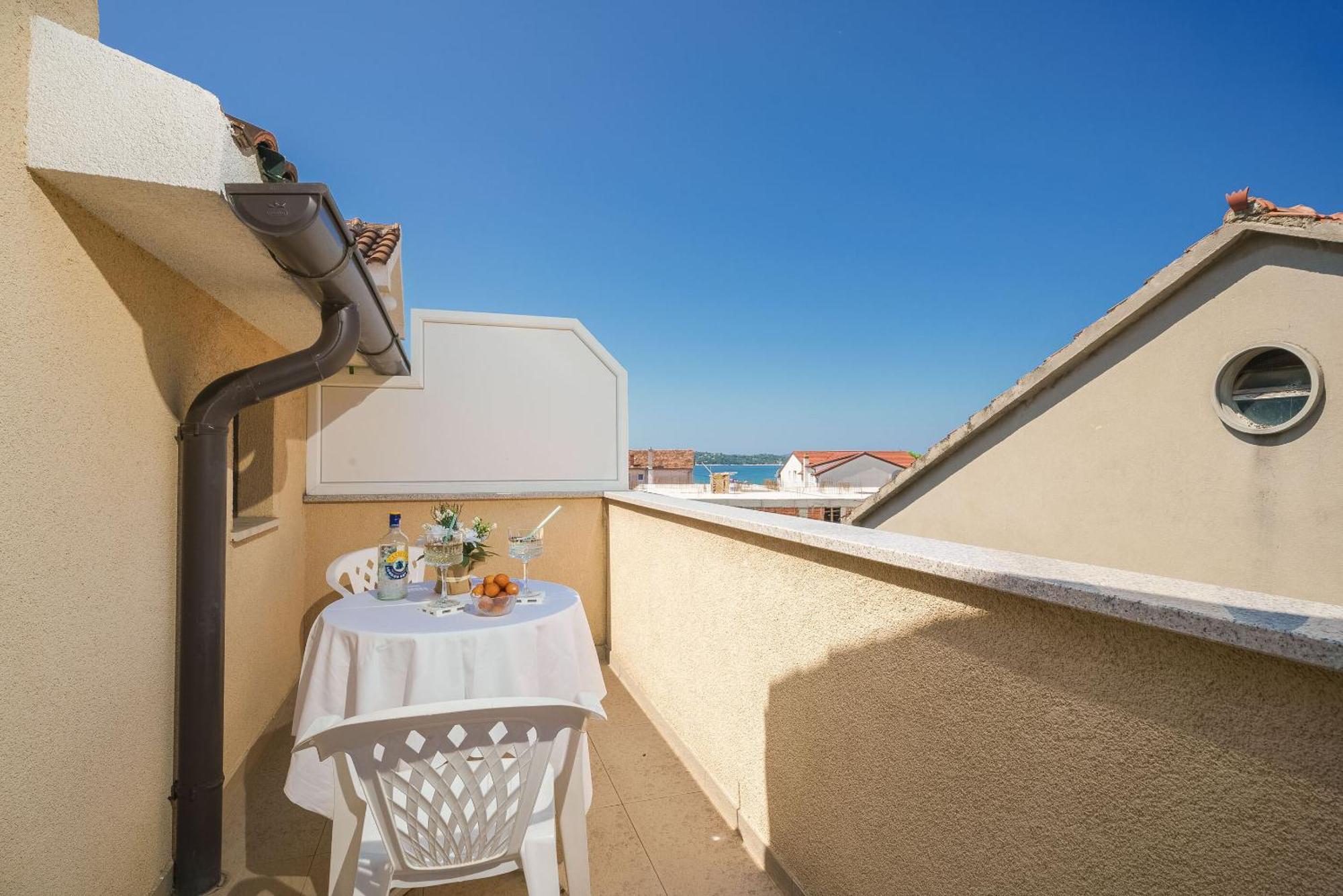 Apartment And Rooms Mrkovic Vodice Exterior photo